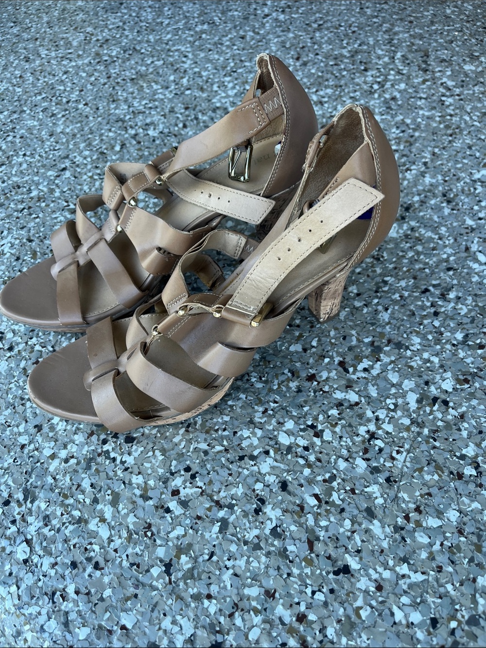 Naturalizer Tan Strappy Gladiator Sandals with Gold Accents